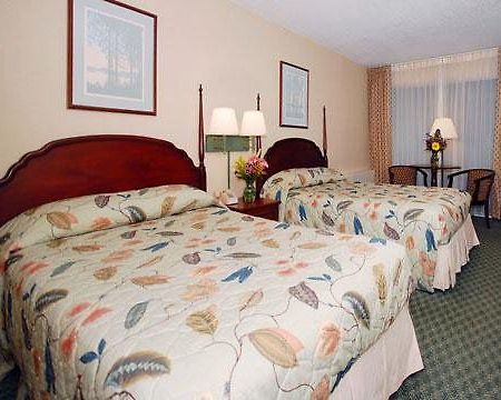 Econo Lodge Inn & Suites Augusta Δωμάτιο φωτογραφία
